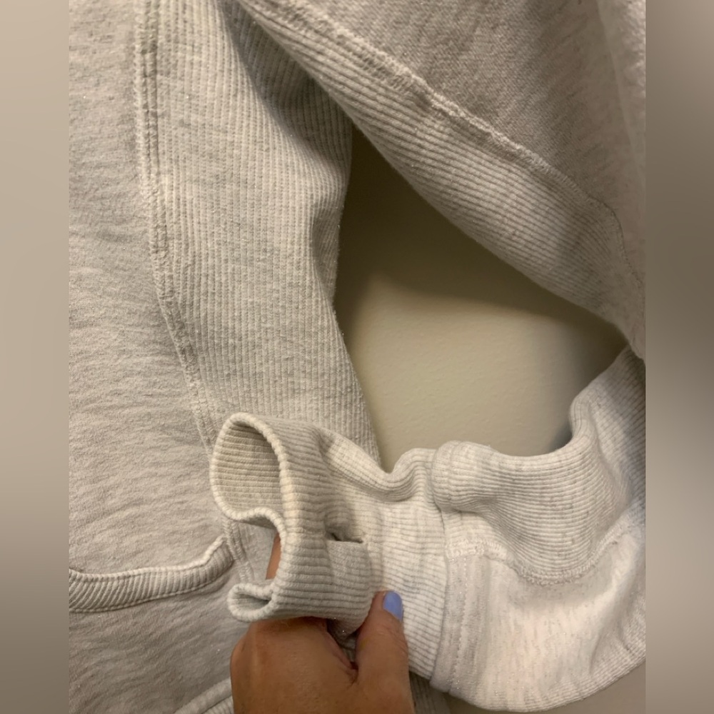 LULU LEMON Scuba with very light hints of Shimmer - Picture 2 of 5